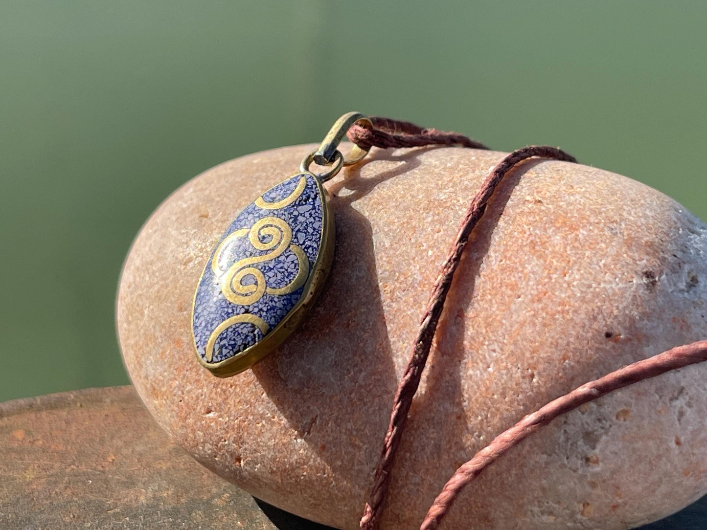 Beautiful little lapis necklace, lapis pendant, vintage jewellery, ethical jewellery, gemstone pendant, boho necklace, unique necklace