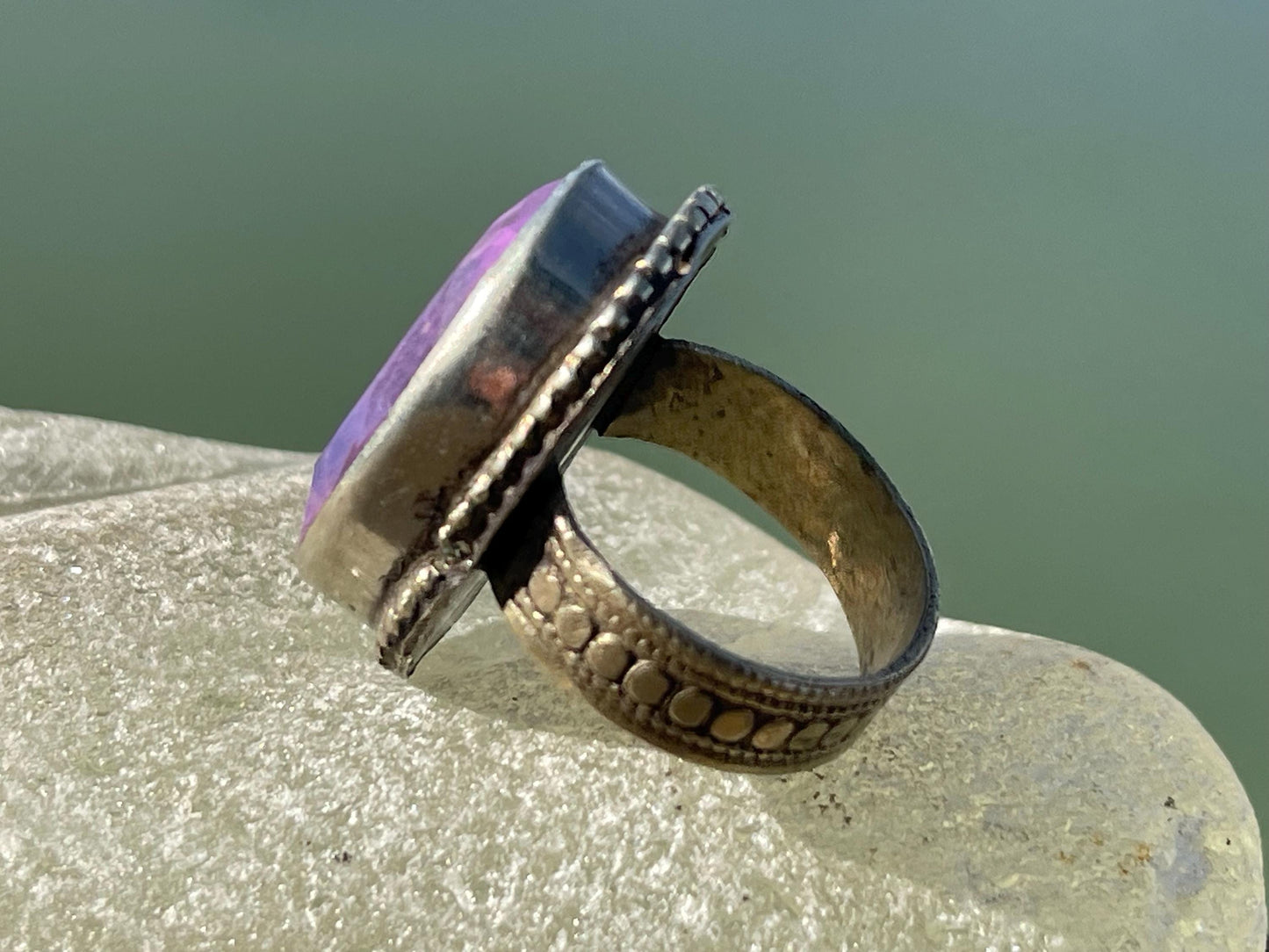 Fabulous vintage ring, large purple ring, boho vintage jewellery, ethical jewellery, gypsy ring. Gypsy jewellery, statement jewellery