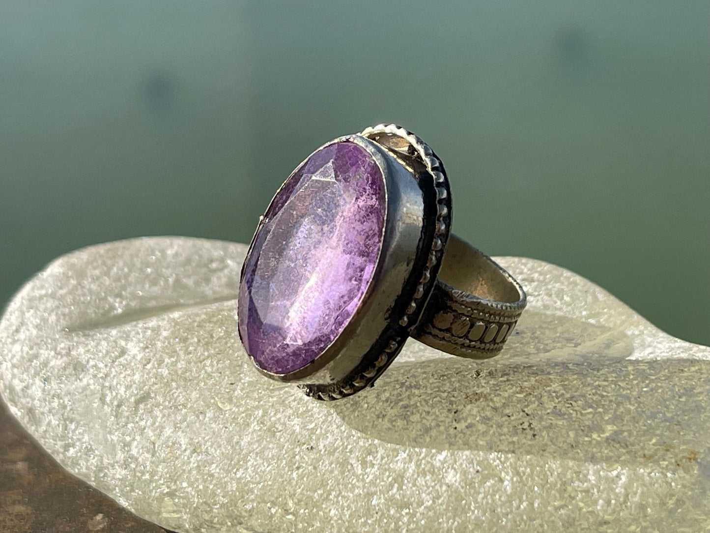 Fabulous vintage ring, large purple ring, boho vintage jewellery, ethical jewellery, gypsy ring. Gypsy jewellery, statement jewellery
