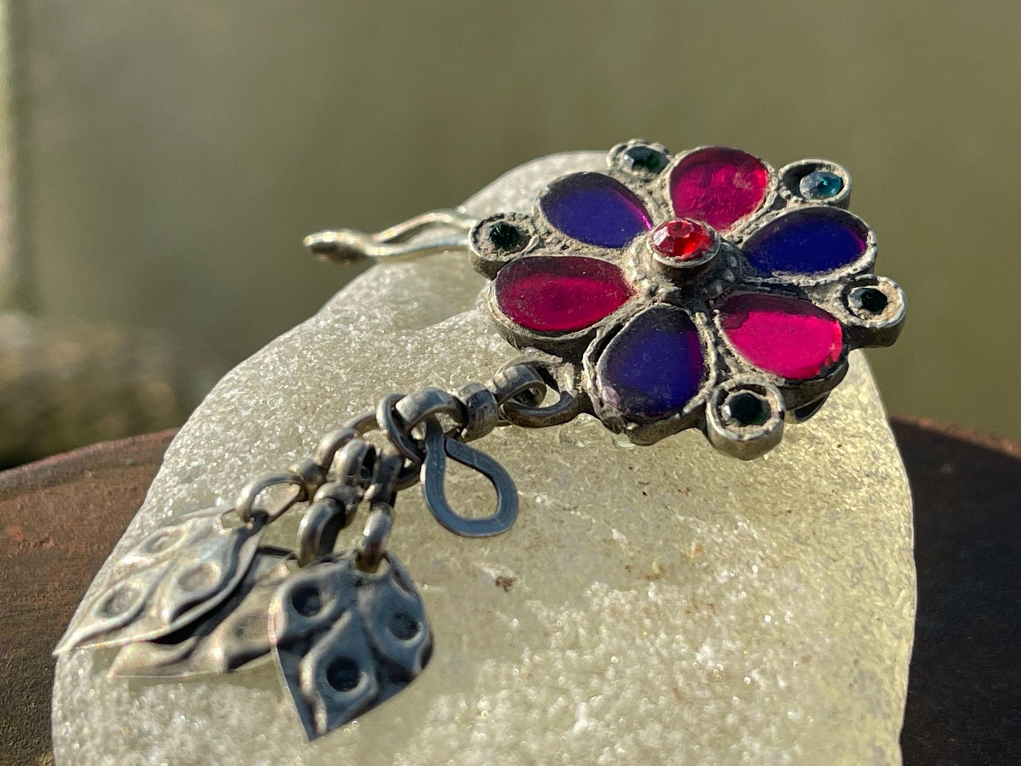 Unusual vintage tie clip / brooch, vintage jewellery, retro jewellery, eco friendly gifts, ethical jewellery, flower pin. Flower tie pin.