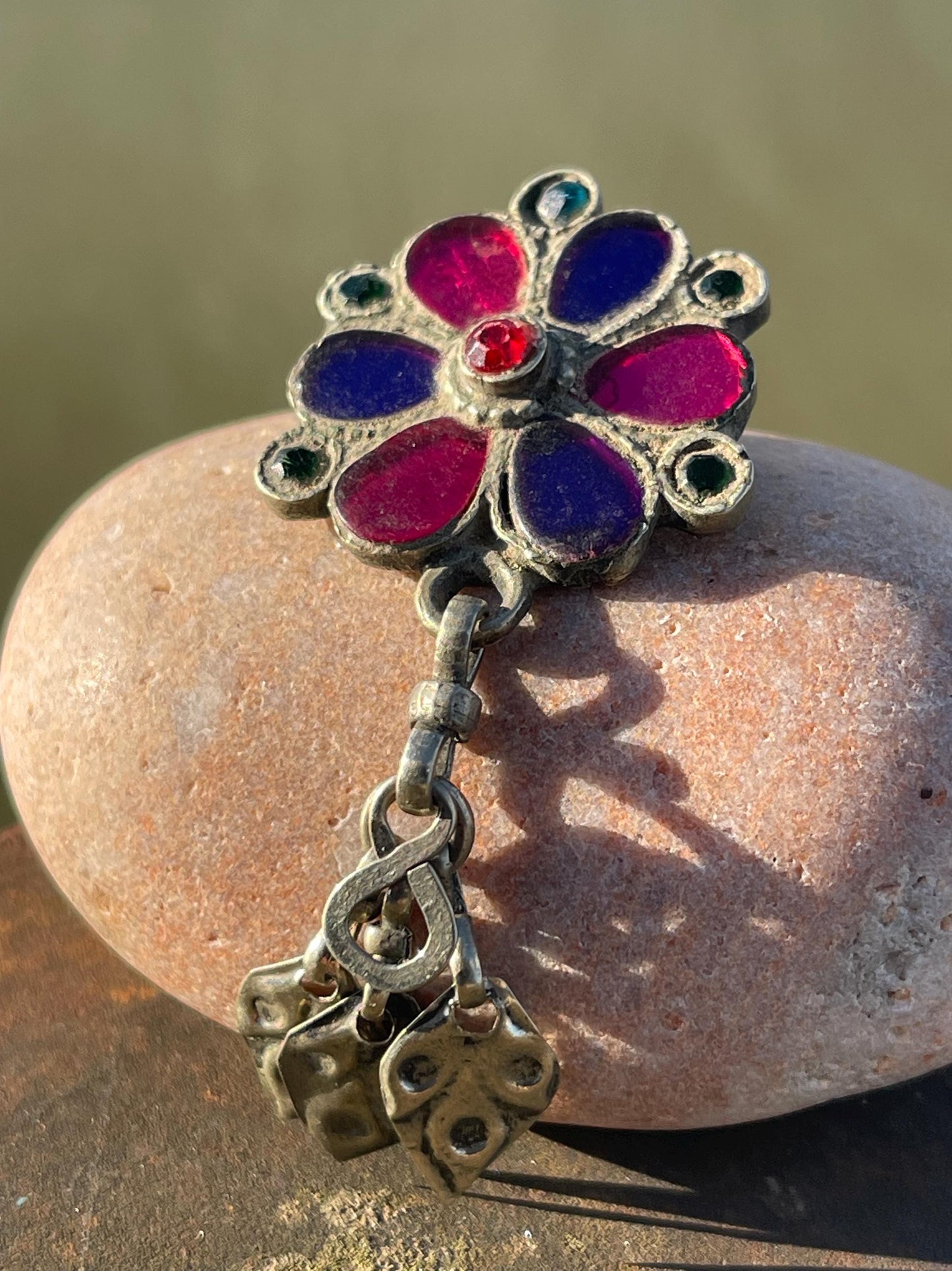 Unusual vintage tie clip / brooch, vintage jewellery, retro jewellery, eco friendly gifts, ethical jewellery, flower pin. Flower tie pin.