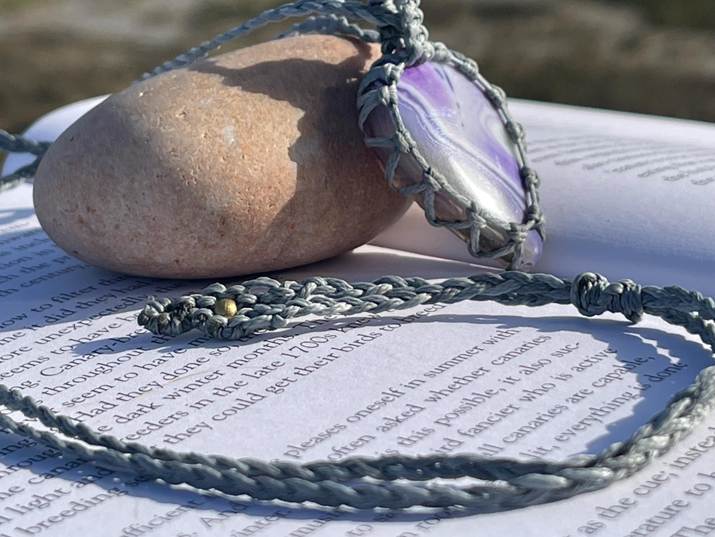 Stunning purple onxy necklace. Purple macrame pendant. Handmade gemstone necklace, boho jewellery. Macrame jewellery. Unique jewellery.