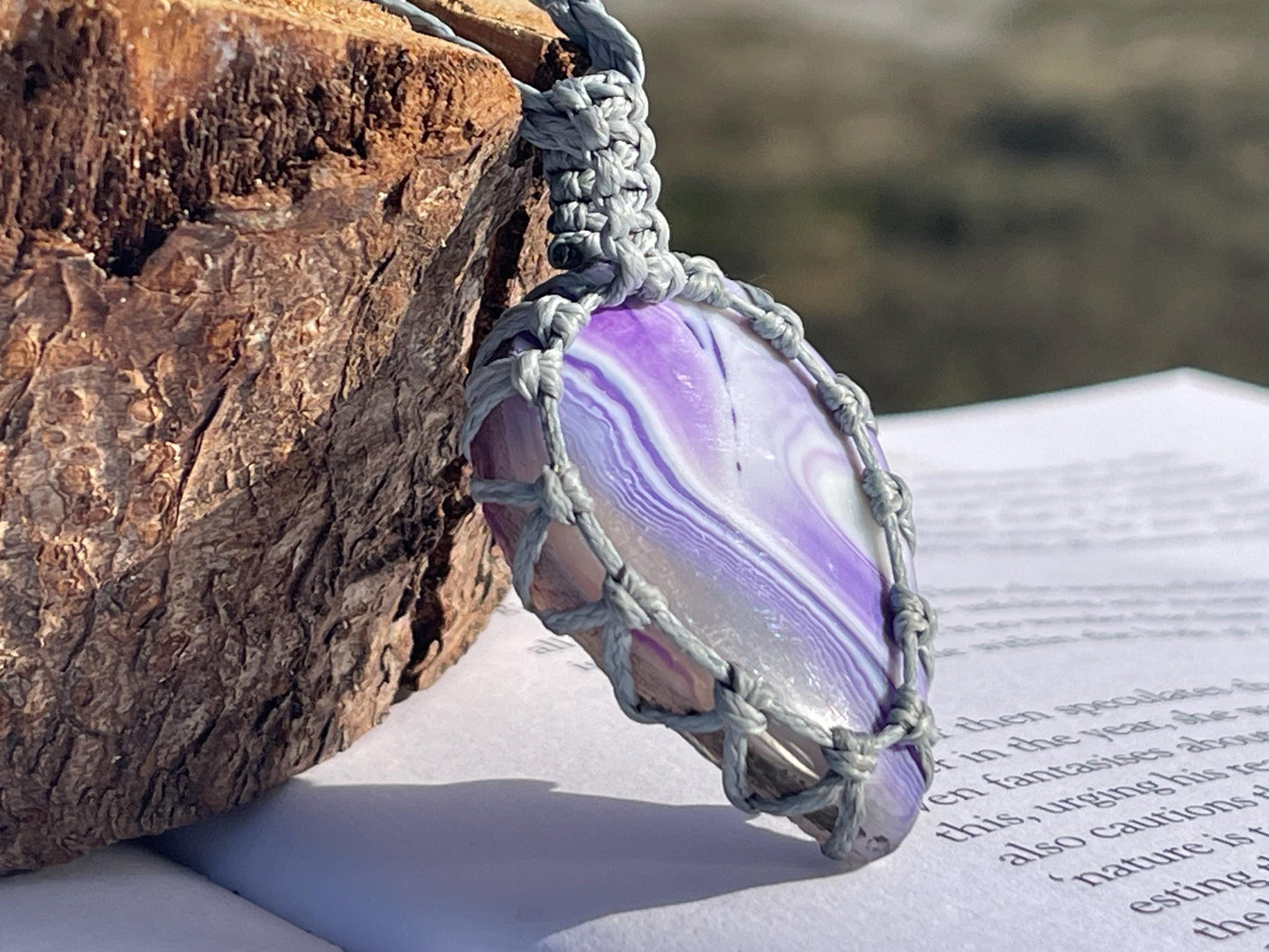 Stunning purple onxy necklace. Purple macrame pendant. Handmade gemstone necklace, boho jewellery. Macrame jewellery. Unique jewellery.