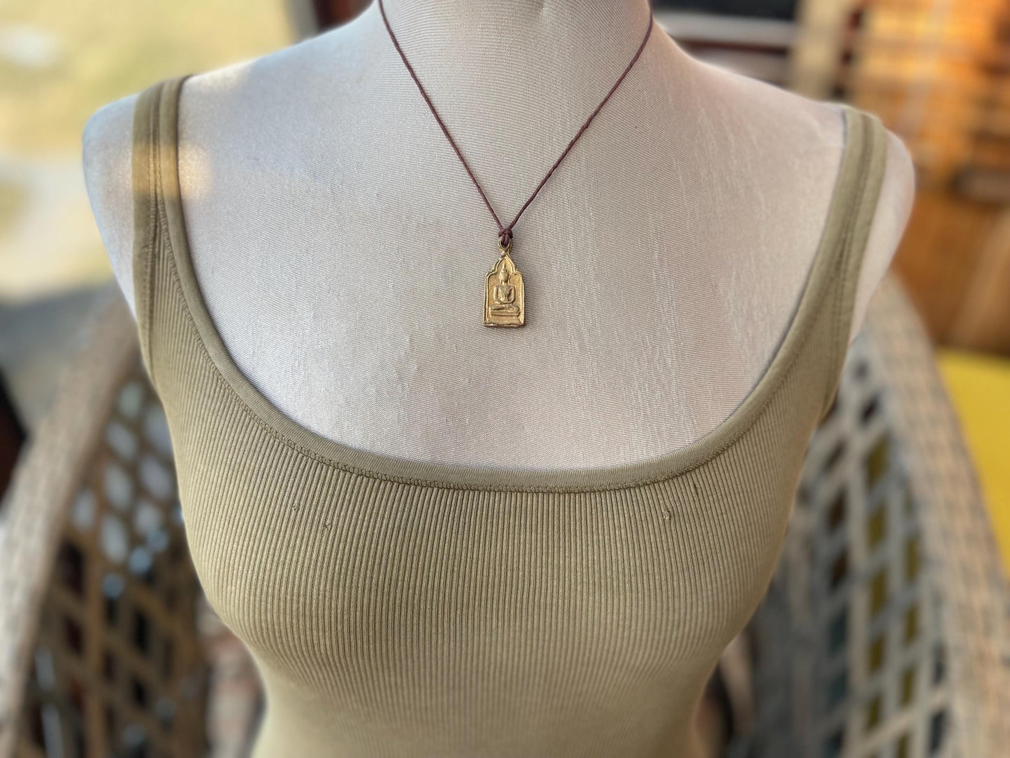 Vintage Thai Buddhist pendant. Antique Buddhist pendant. Thai amulet. Buddha necklace. Buddha jewellery. Yoga jewellery. Vintage necklaces.