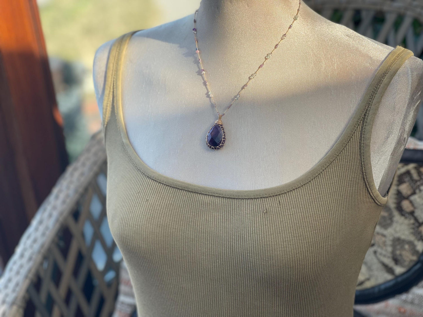 Stunning purple amethyst necklace. Purple macrame pendant. Handmade gemstone necklace, boho jewellery. Macrame jewellery. Unique jewellery.