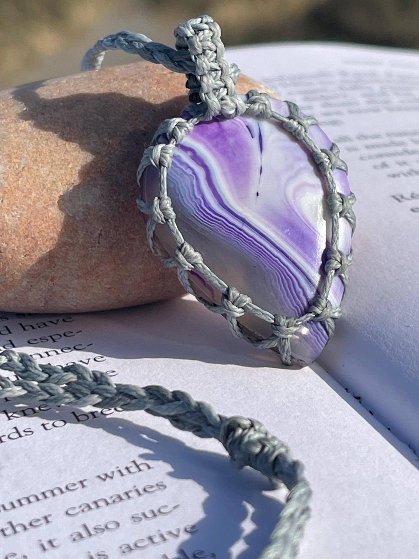 Stunning purple onxy necklace. Purple macrame pendant. Handmade gemstone necklace, boho jewellery. Macrame jewellery. Unique jewellery.