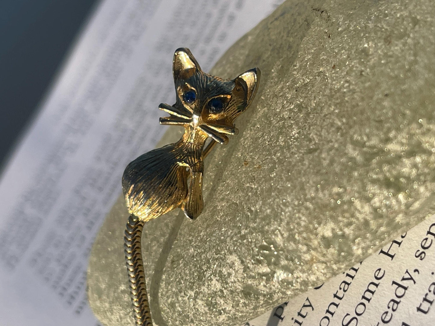 Cat brooch, vintage brooch, vintage jewellery, retro jewellery, eco friendly gift for her, ethical jewellery, articulated jewellery