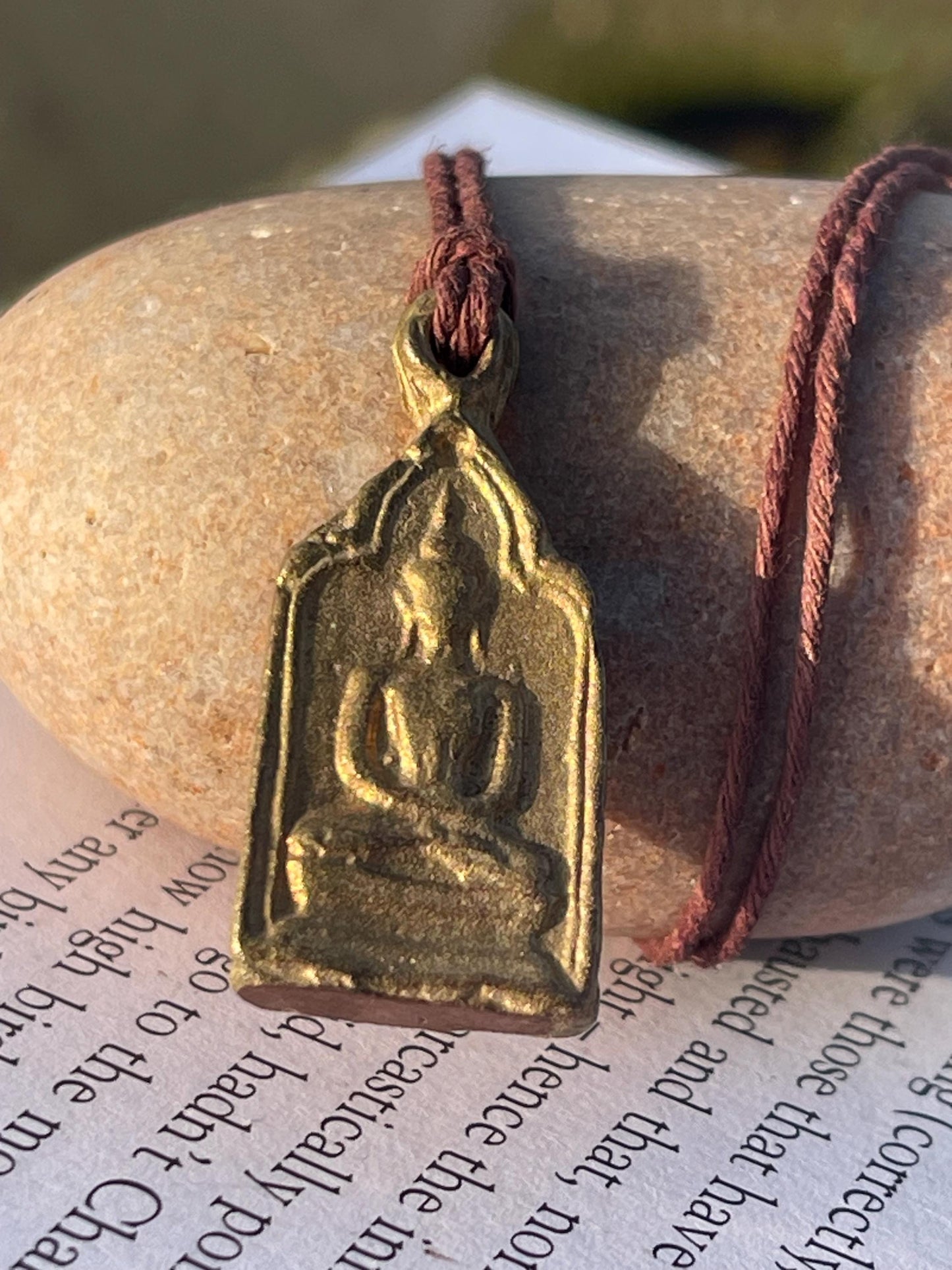 Vintage Thai Buddhist pendant. Antique Buddhist pendant. Thai amulet. Buddha necklace. Buddha jewellery. Yoga jewellery. Vintage necklaces.