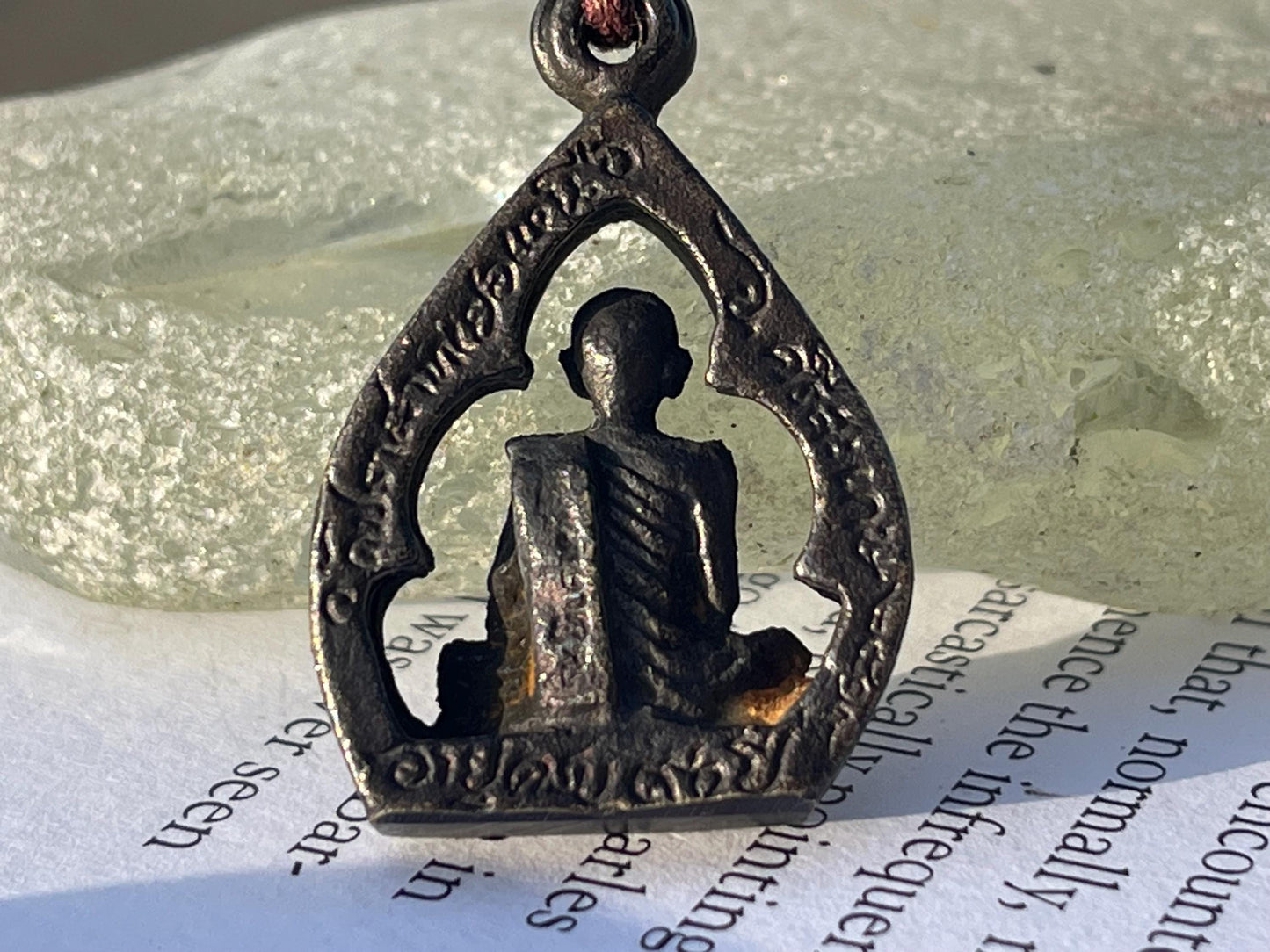 Vintage Thai Buddhist pendant. Antique Buddhist pendant. Thai amulet. Buddha necklace. Buddha jewellery. Yoga jewellery. Vintage necklaces.