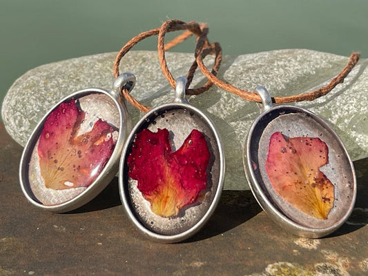 Rose necklace, flower necklace, romantic gift for her, boho necklace, rose pendant, handmade jewellery, handmade necklace, gift for gardener